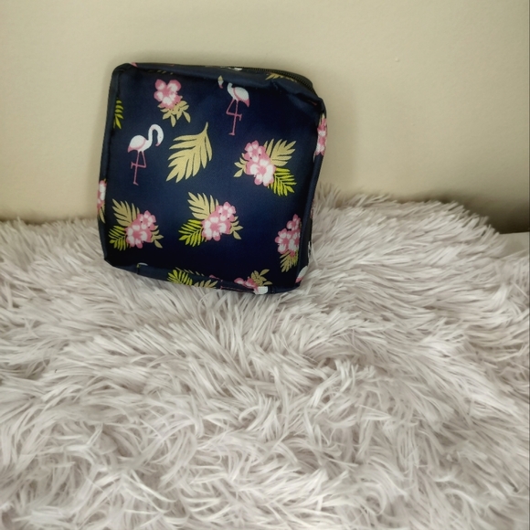 🚗 Car Kit! 💓 Tropical Flamingo Print Bag filled with On The Go Essentials! ✨ - Picture 3 of 6